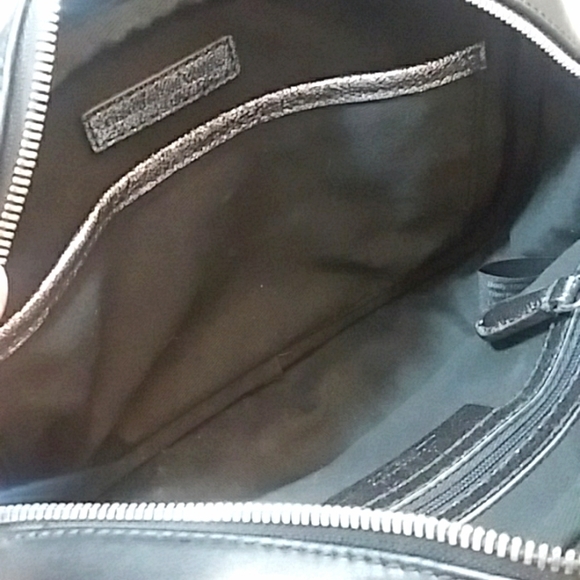 GILI GOT IT LOVE IT CROSSBODY METALLIC LEATHER BAG SMALL - Picture 9 of 9